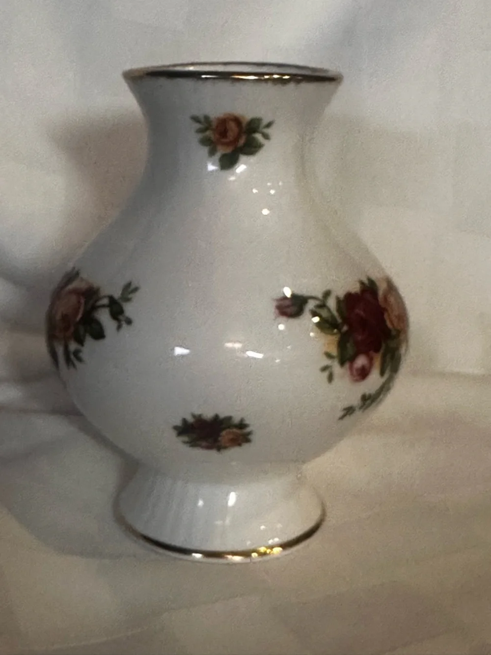 “Old Country Roses” Vase - Picture 2 of 3